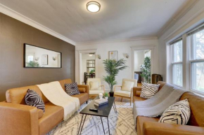 Stunning 2BR McKinley Beach - Brady St Lower East